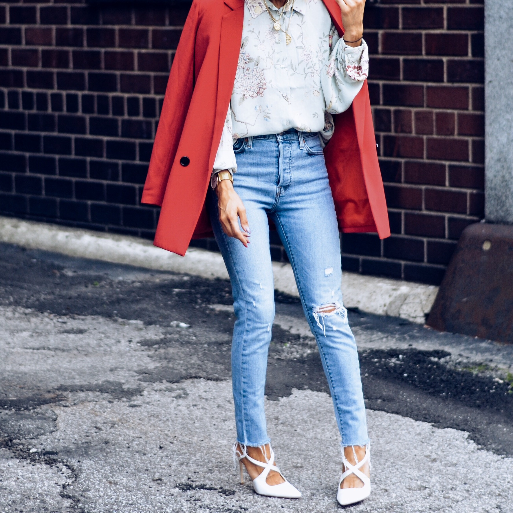 cute fall outfit for women with jeans and a blazer