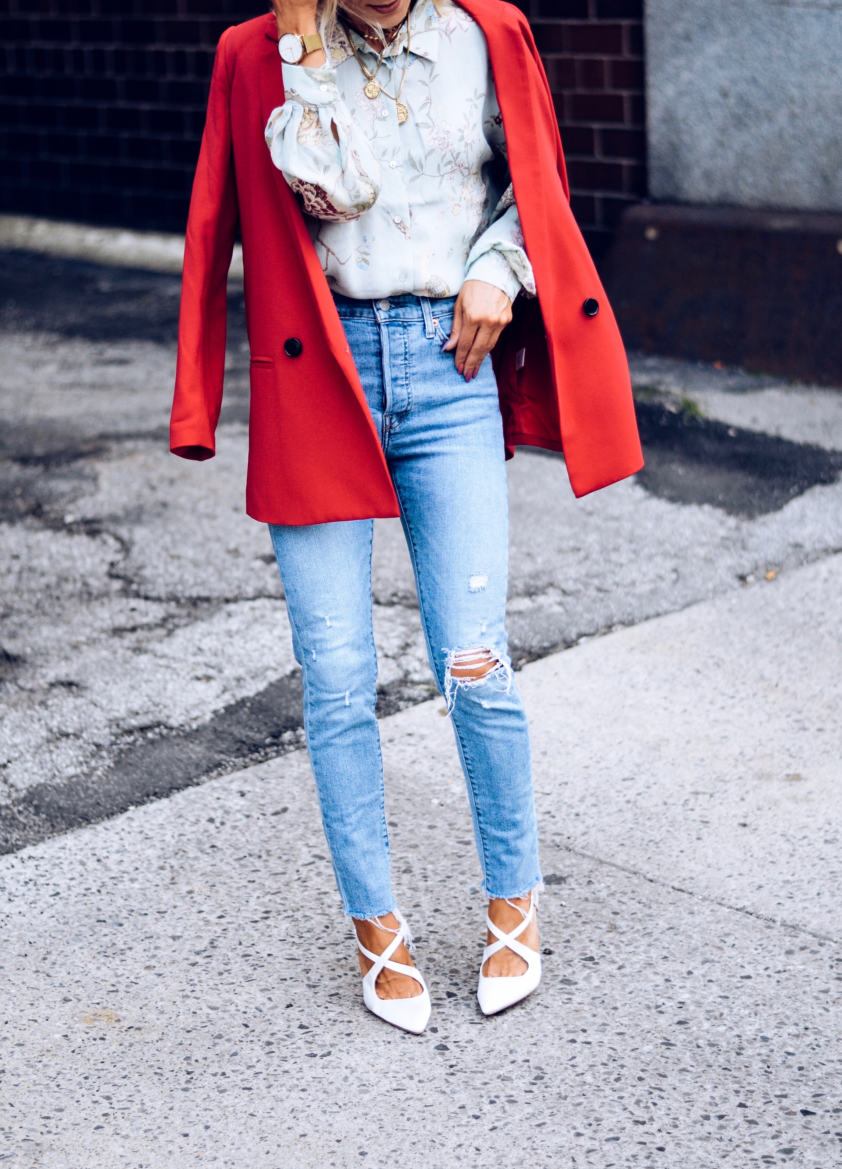 cute fall outfit for women with jeans and a blazer